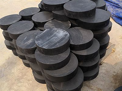 博白县板式橡胶支座由若干层橡胶片与薄钢板经加压硫化